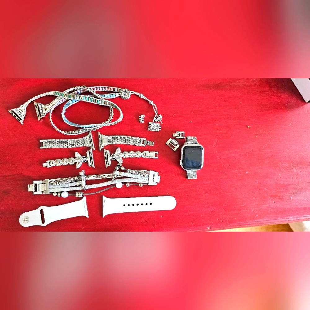 Series 6 Apple Watxh with 6 watchbands